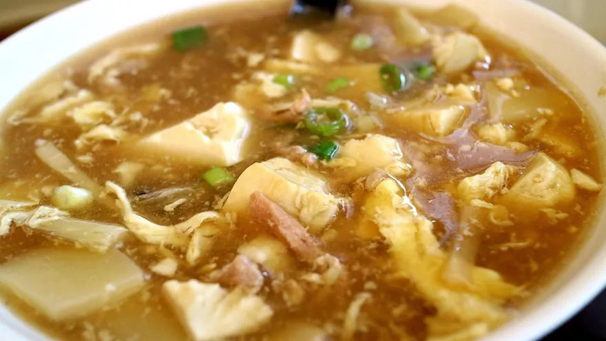 羹湯類食物熱量爆表！營養師揭：一碗羊肉羹麵藏5小匙油