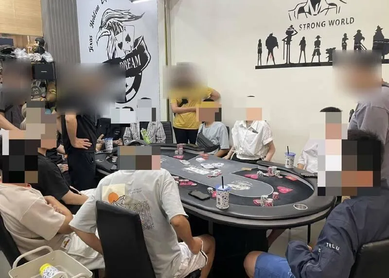 美女荷官被抄！賭客悶「這局怎麼算」　警妙回：這不是公海