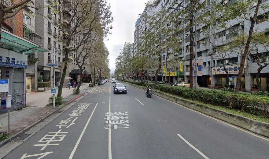 台北市基隆路、光復南路口取消強制「兩段式左轉」規定