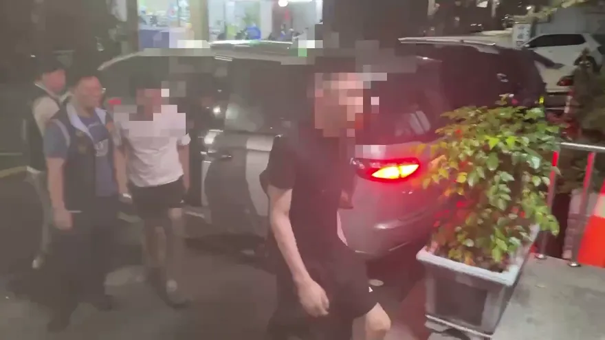 影/八里爆械鬥！工地福利社變戰場、4人送醫3人落網