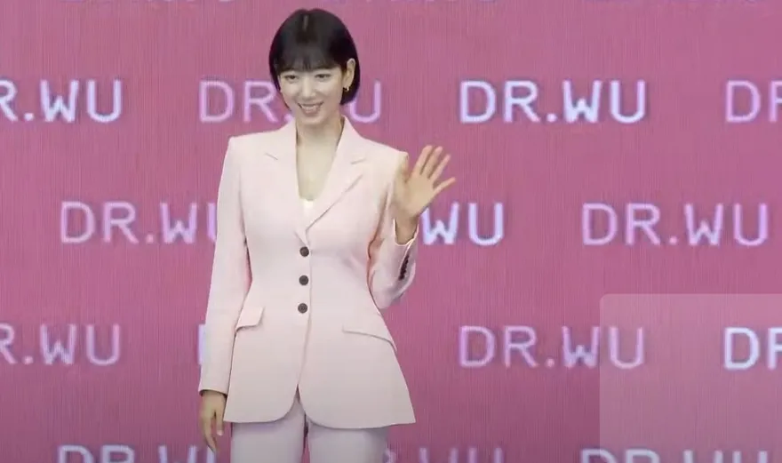 直擊/時隔4個月訪台！朴信惠頂俏麗短髮現身　被阿Ken誇像16歲超害羞