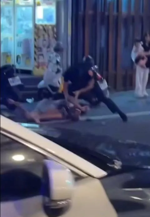 南投勇警大外刈制伏鬧事男　網讚：強力執法超有感