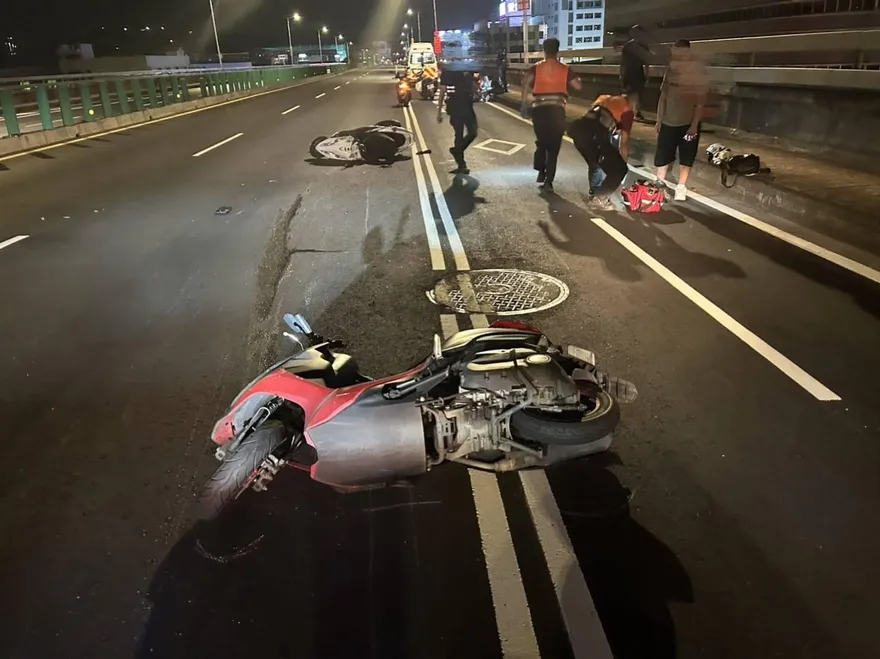 保齡球般全倒！民權大橋連環車禍　6人傷送醫