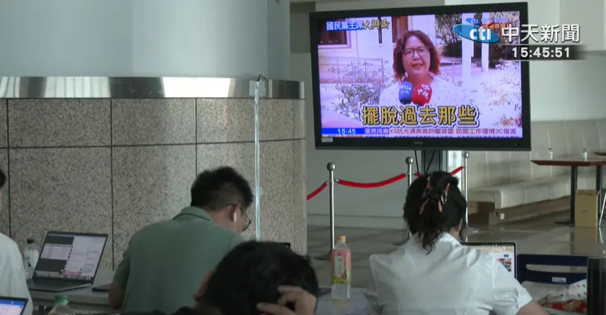國民黨主席大辯論/對新任黨魁有何期許？最新街訪民眾吐心聲