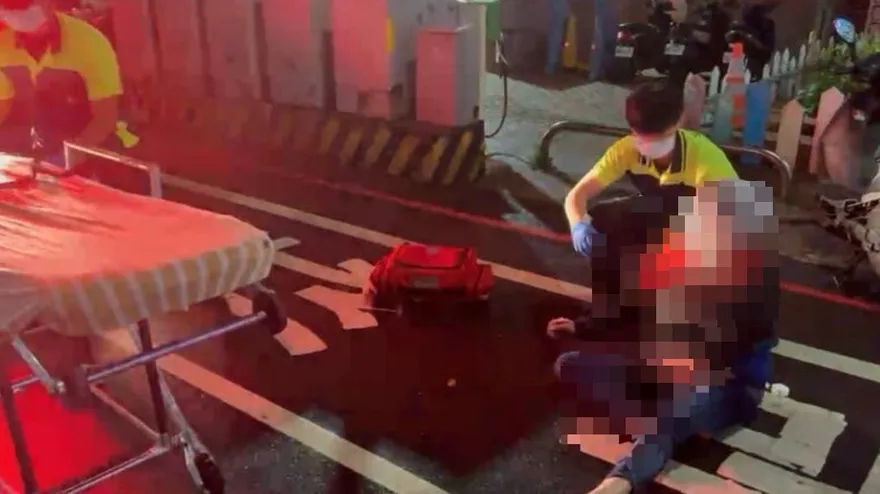基隆廂型車深夜撞飛女騎士　肇逃又連撞3車棄車落跑