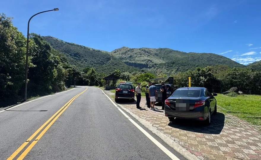 陽明山櫻花公園男子陳屍車內　警封鎖現場採證