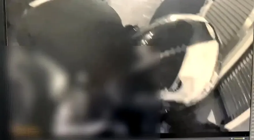 影/基隆銀樓搶案！男持假手榴彈奪25萬金項鍊　警半小時逮嫌犯