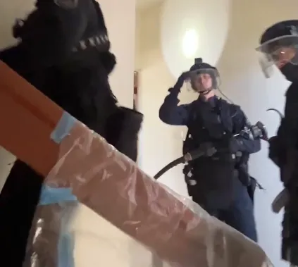 影/竹科旁警匪槍戰！中壢警追緝槍砲犯遭衝撞　逮獲2同夥