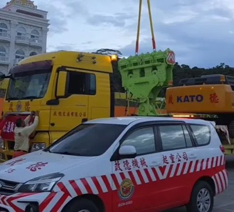 開車10小時馳援花蓮！「吊車大王」救災車隊抵光復鄉