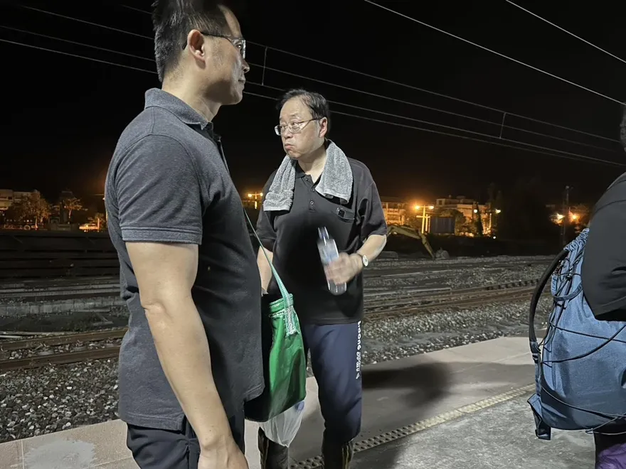 張善政低調赴花蓮勘災曝光　媒體人粉專讚：零負評