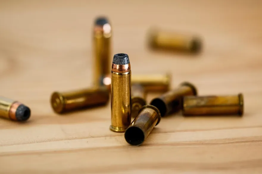 2死5傷！德州賭場深夜爆槍擊　槍手駕車逃逸8小時後落網