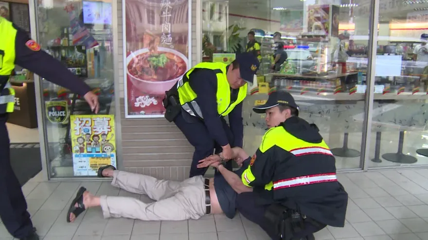 影/苗栗隨機砍傷3人！兇嫌13歲吸食海洛因、有竊盜前科