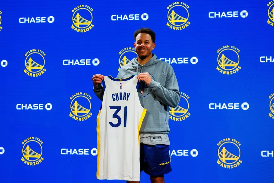 NBA/兄弟夢幻聯手　小柯瑞曝「想買哥哥背號30號」遭拒：他說不缺錢