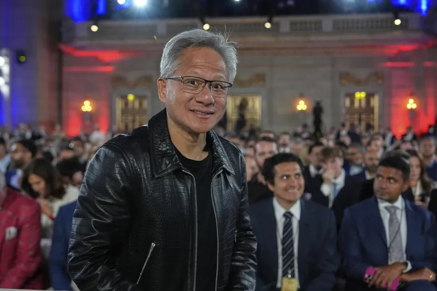 昔是「仇敵」今是「戀人」！黃仁勳笑談與英特爾逾30年恩怨