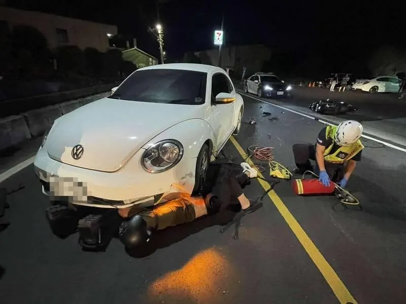 危急！彰化花壇慘烈事故「機車騎士遭捲車底」重傷搶救中