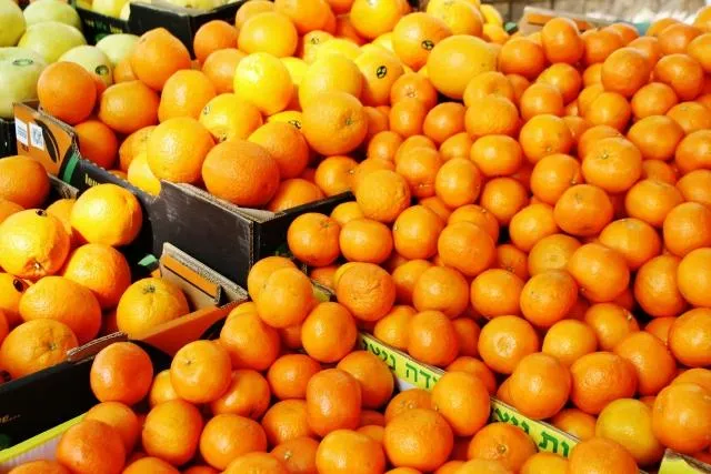 外皮顏色非唯一依據！菜販：半綠半黃的橘子CP值最高