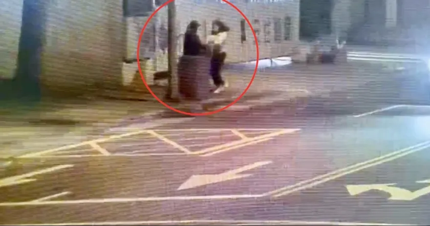 影/北市女倒垃圾竟遭淫男當街侵犯　民眾目擊英勇逮人