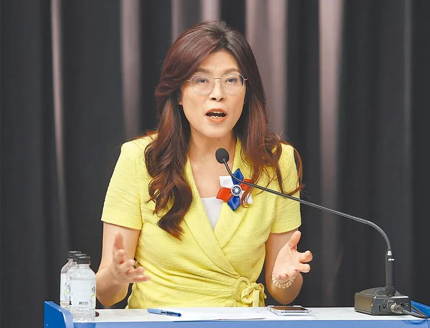 直播/國民黨主席開票！鄭麗文得票數穩定領先　輾壓郝龍斌