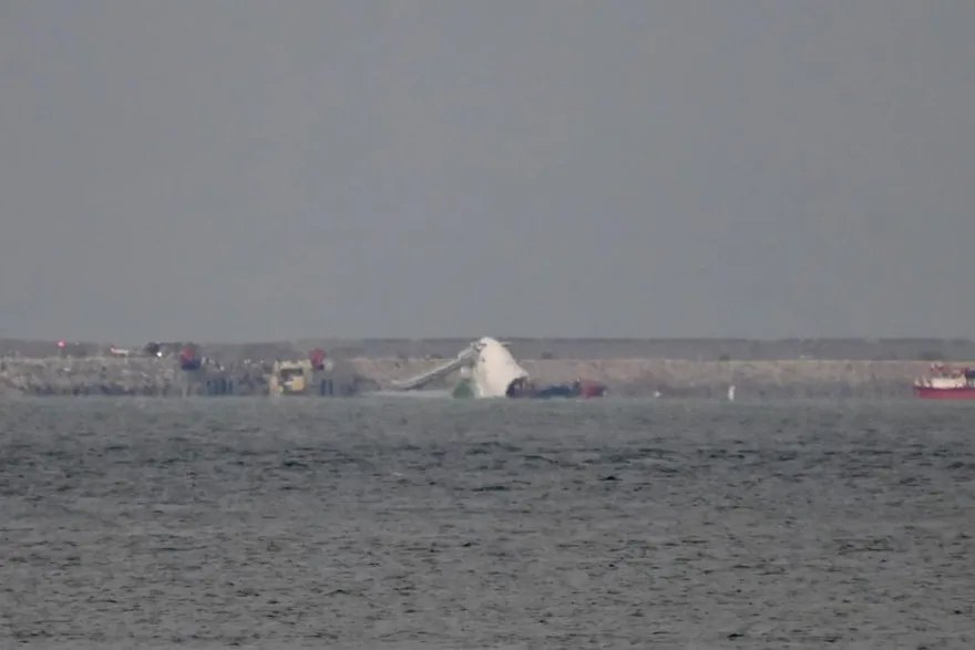 影/現場曝！杜拜貨機香港墜海釀2死「尾翼斷開機身分離」