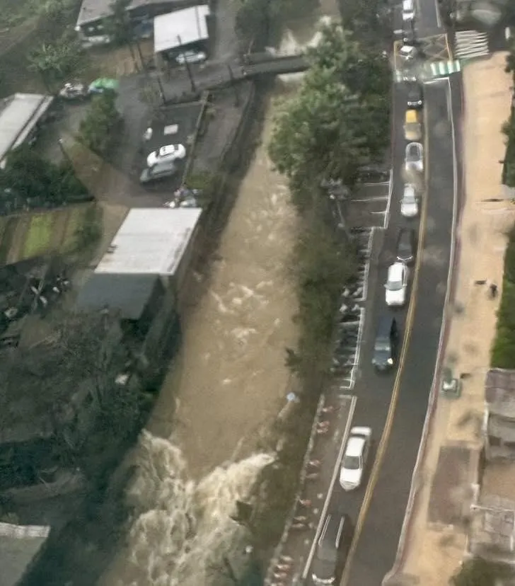 今早出門塞爆「風雨如颱風天」　汐止人哀嚎