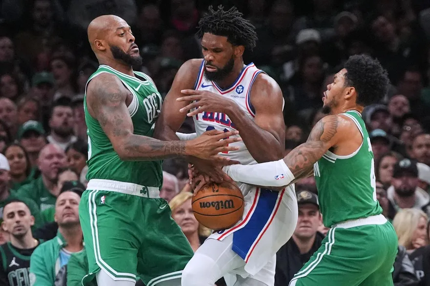 NBA/恩比德只拿4分靠菜鳥贏球！76人主帥讚：他打得不錯