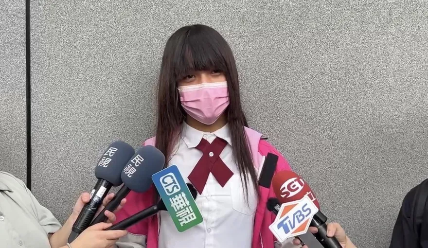 影/台中男「Yuki」新造型現身法院　強調自己是「雙性人」
