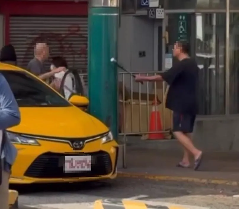 影/台南也有恐怖運將！「警局前」抄傢伙狠嗆　黑歷史曝