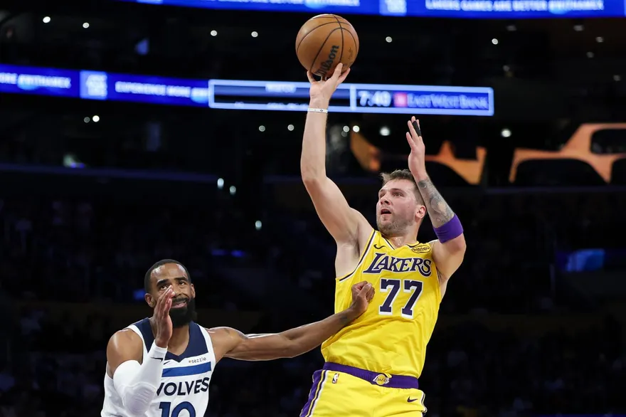 NBA/湖人完了？東契奇左手指受傷　恐缺席對國王之戰