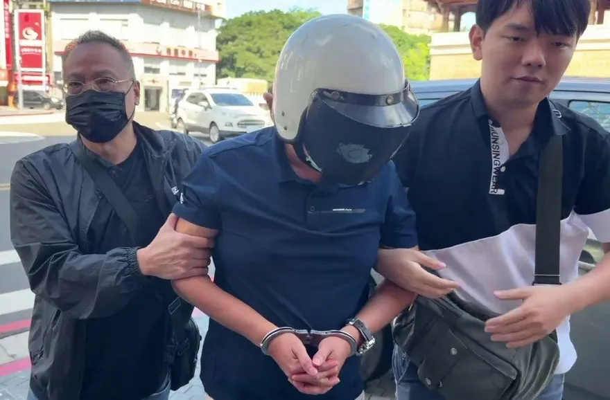 新竹「敞篷車男」搶銀樓落網！慈母淚崩：家裡又不缺錢