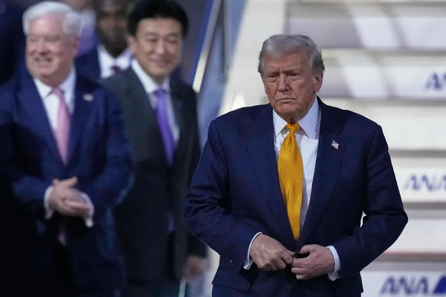 亞洲行第2站！川普抵日本內閣「二把手」迎接　晚間晤德仁天皇