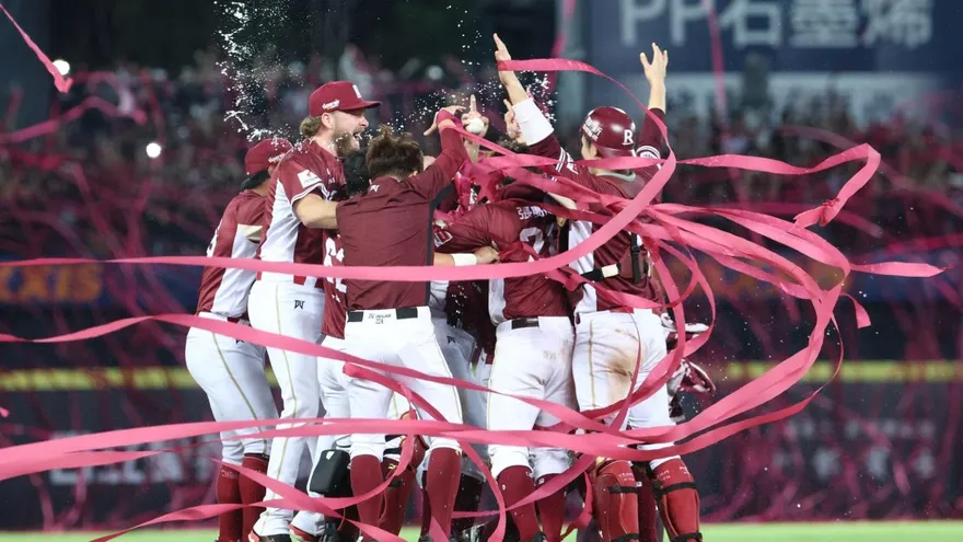 總統恭喜樂天桃猿封王：像坐上雲霄飛車從頭緊張到尾