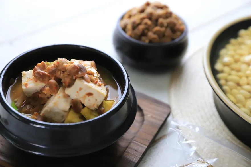 去韓國別踩雷！　「3人點2份部隊鍋」店員白眼不給坐