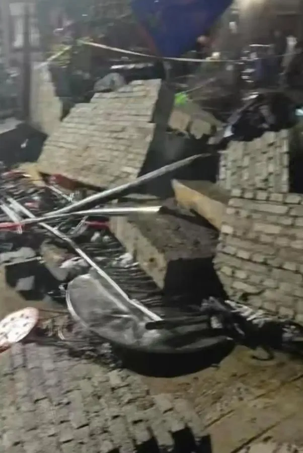 慘！雲南民宅辦喪事「3米高圍牆」突倒塌　6人弔唁遭壓死