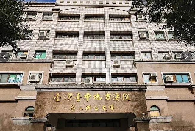 台中地院發生衝突　女子掌摑律師公會理事長