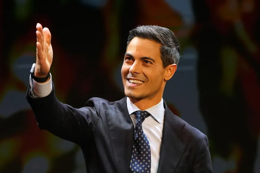 超越「荷蘭川普」！38歲葉騰領軍勝選　有望成荷首位同志總理