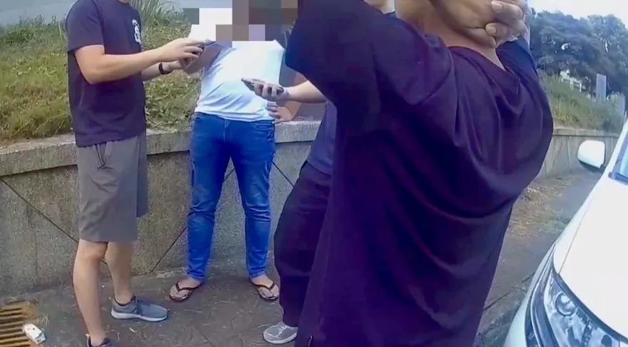 影/北市警摩鐵埋伏逮詐騙車手　一箭雙鵰抓通緝犯