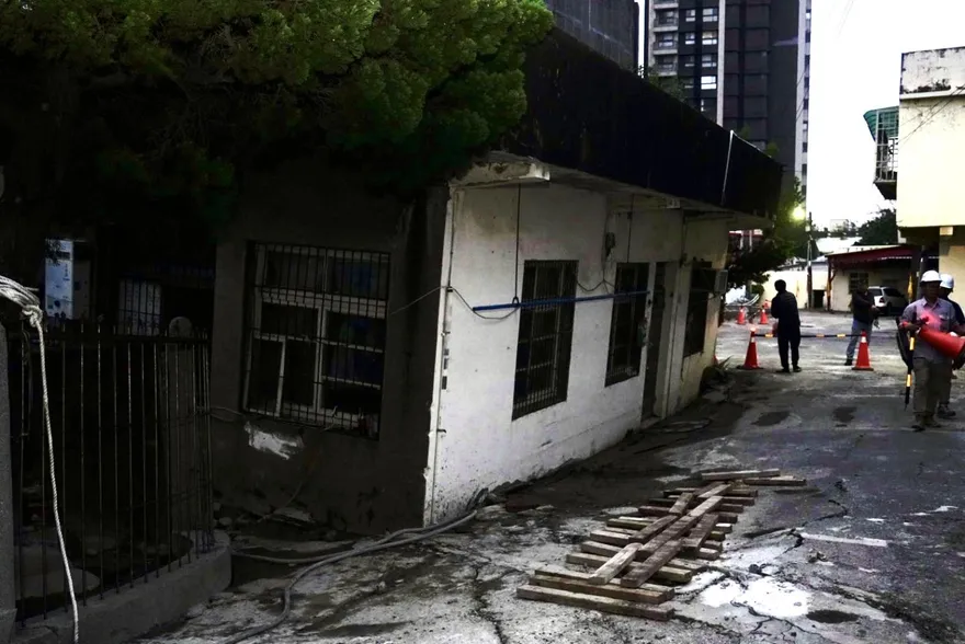 東大路工地施工致地層下陷　竹市府啟動應變機制並緊急安置住戶