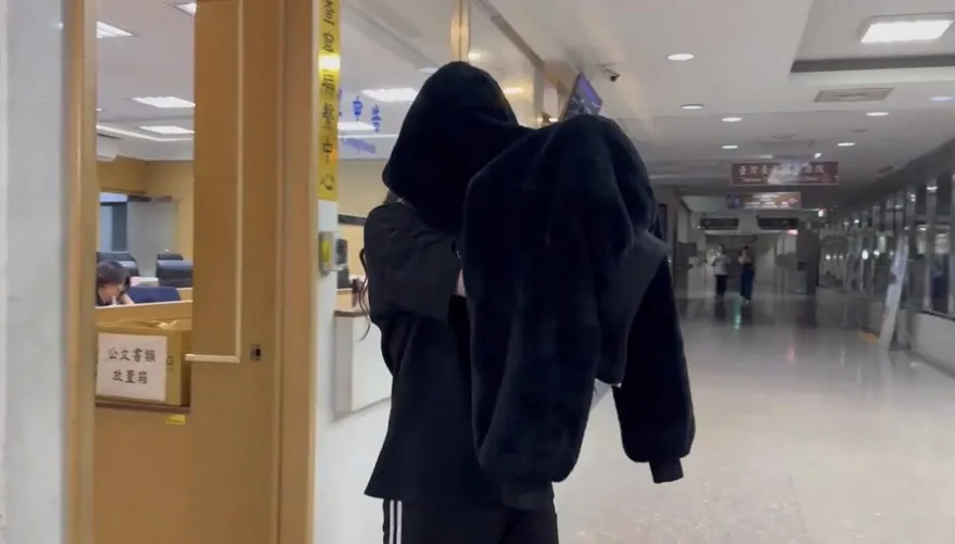 影/「全台最大黃牛」夫妻檔又被抓　妻15萬交保夫遭聲押