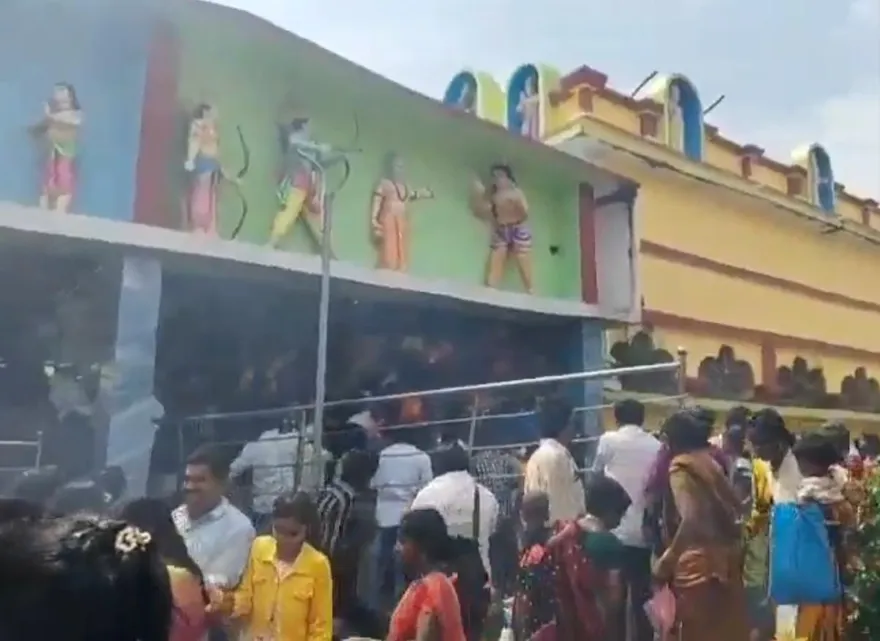 影/印度再傳踩踏意外！寺廟湧入數百信徒　樓梯上推擠釀9死