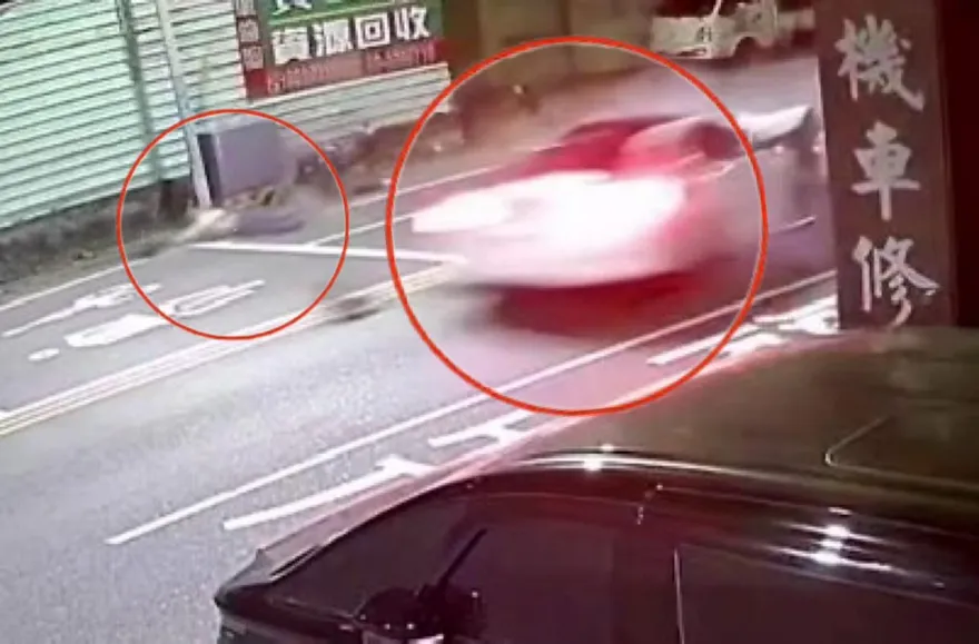 影/完全沒減速！台南瑪莎拉蒂衝撞甩尾噴火光　事發畫面曝光