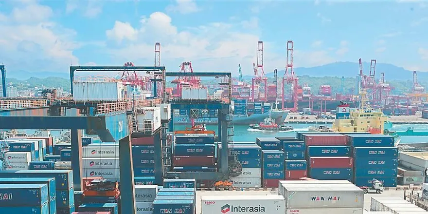 AI熱潮推升出口！財政部估10月「連24紅」規模衝500億美元