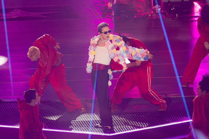 直擊／GD臺北大巨蛋D1！超萌中文口音回粉：我知道啊　自爆「初吻」隨即喊NO