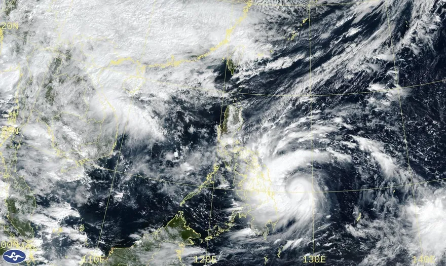 海鷗颱風升級中颱！　往西移動「進入南沙島海面」