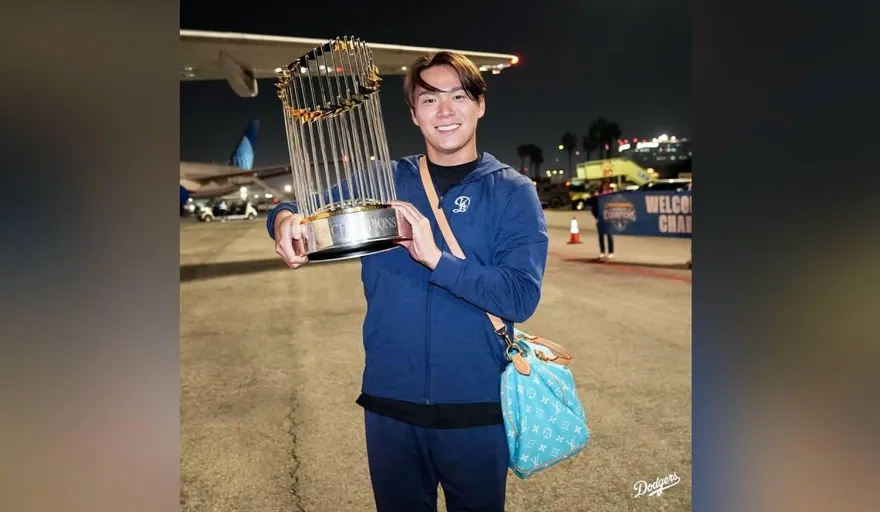 MLB/道奇飛抵洛杉磯！山本由伸曬40萬LV包　隊友也揹同款