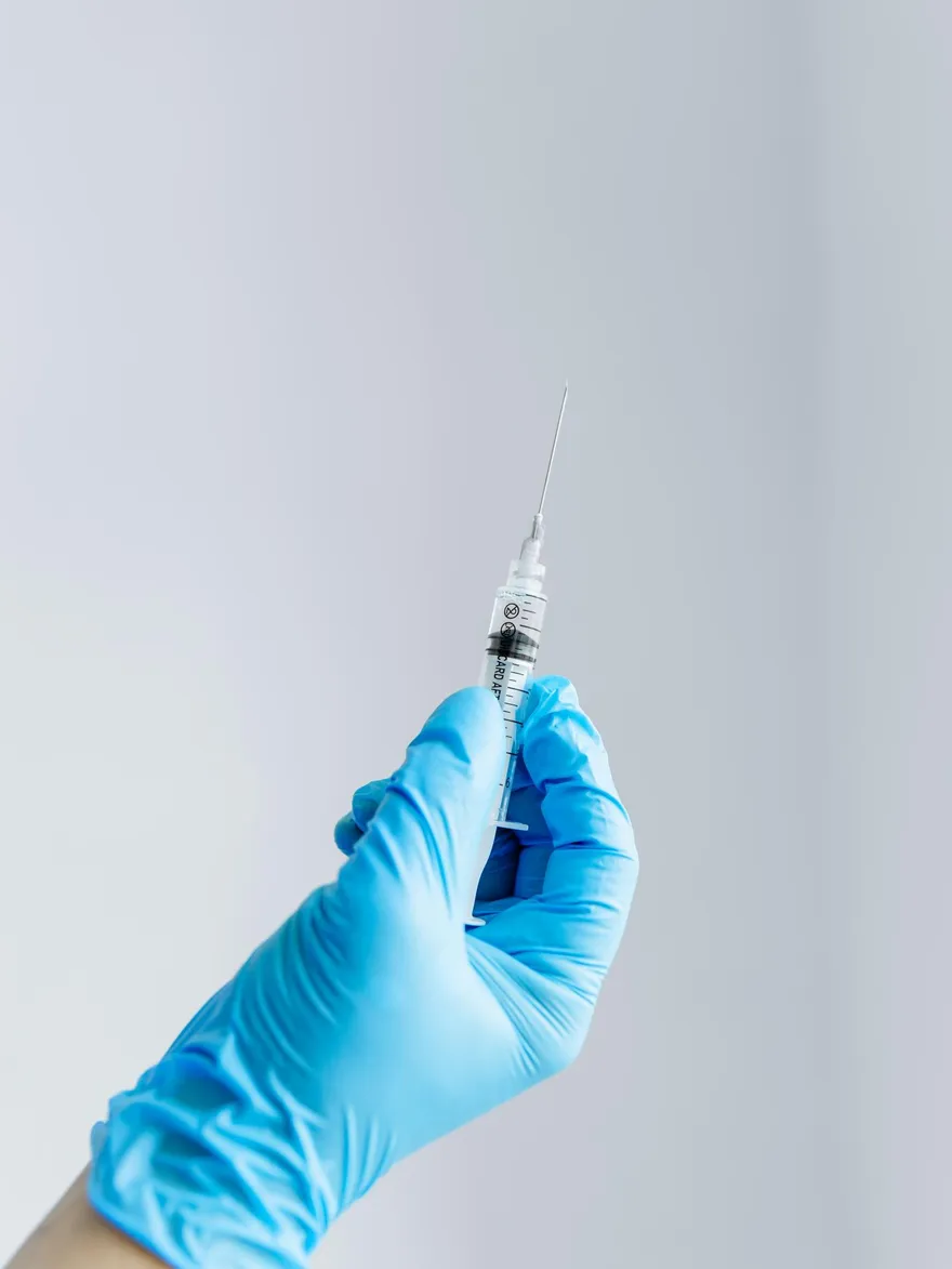 美FDA擬收緊疫苗標準　內部備忘錄稱新冠疫苗疑致10童死亡