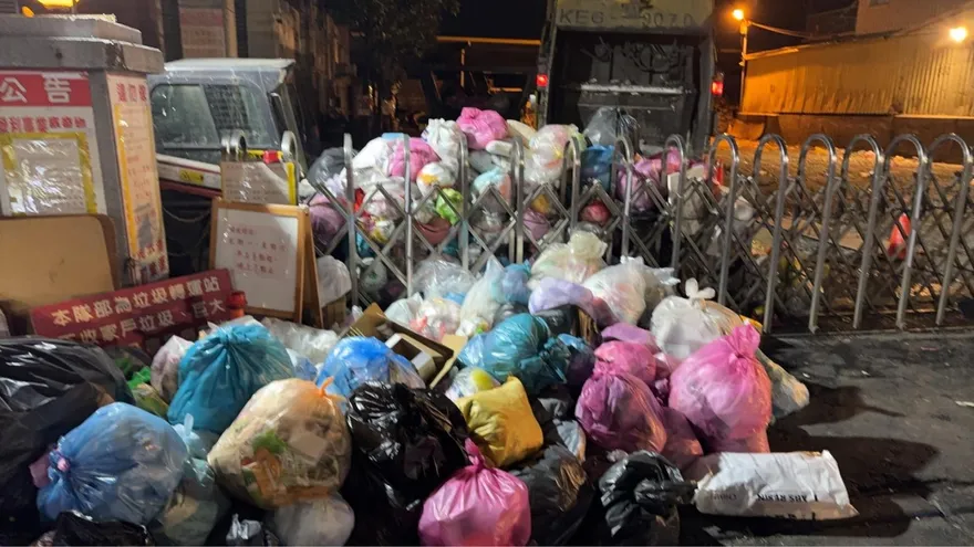 影/集體無視公告！彰化長出「巨型垃圾山」　離譜畫面曝