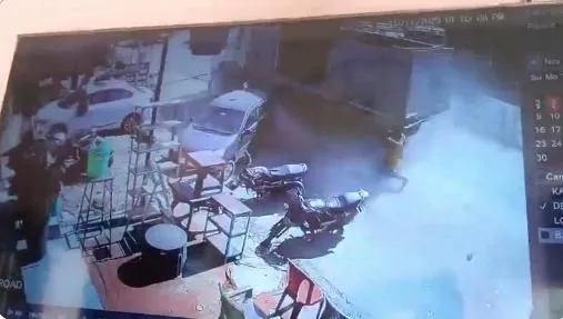 影/疑酒駕釀禍！印度卡車失控連撞17車　釀14死10重傷