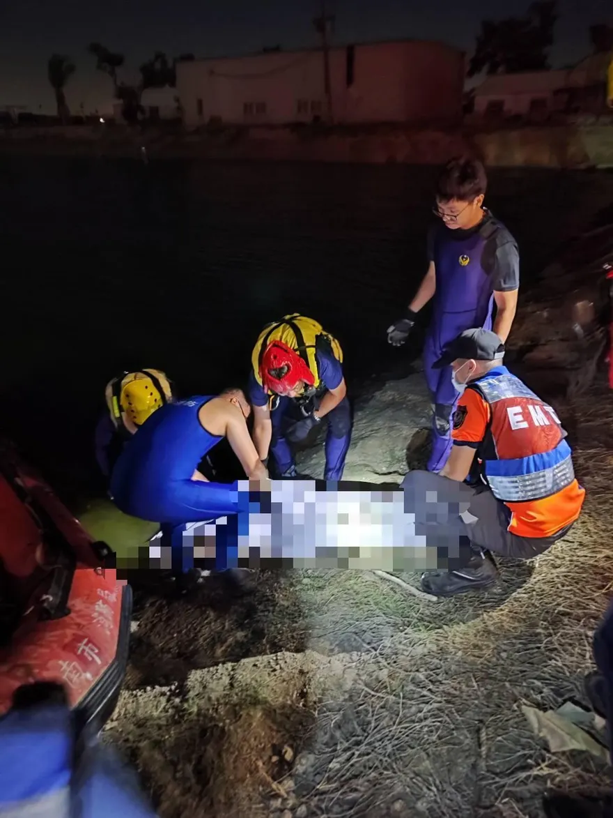 台南魚塭憾事！7旬翁修理風車失足　打撈5小時尋獲遺體