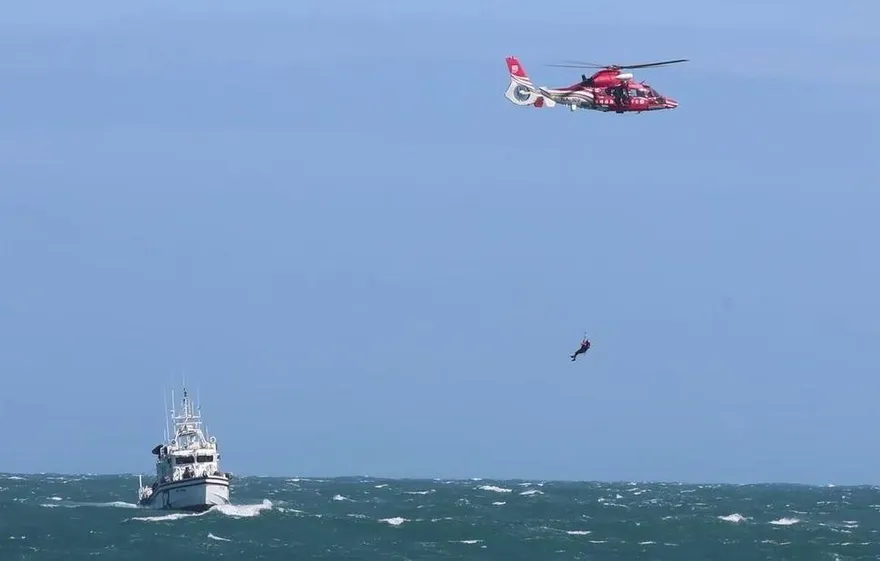 影/救不回來！萬里嚴重海難！9人落海「船長、2漁工慘死」