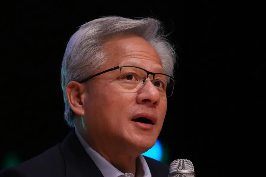 川普批准售陸H200有內情？美參議員籲黃仁勳到國會「講明白」